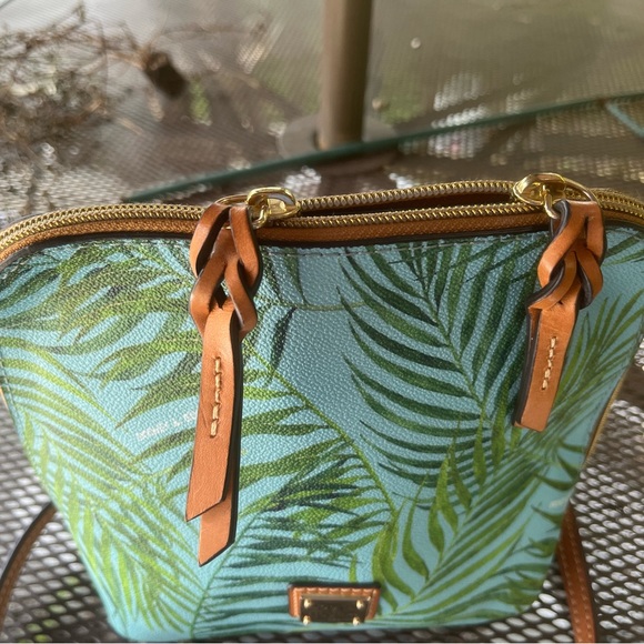 Dooney &Bourke CrossBody coated cotton print - Picture 2 of 10